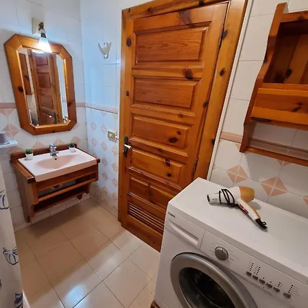 Apartment Studio No 1 Directly On The And Sea, Terrace, Heated Pool, Wifi Playa de las Americas (Tenerife)