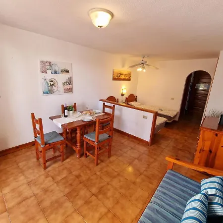Studio No 1 Directly On The And Sea, Terrace, Heated Pool, Wifi