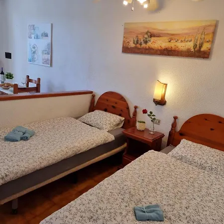 Studio No 1 Directly On The And Sea, Terrace, Heated Pool, Wifi * Playa de las Americas (Tenerife)